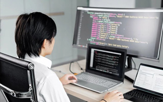 恩施 ,php声明和调用变量的符号是什么？